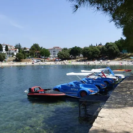Lägenhet Garden Near The With Free Parking