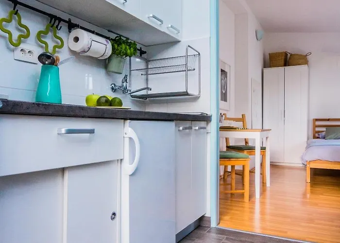 Lägenhet Garden Near The With Free Parking Pjescana Uvala