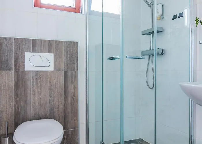 Garden Near The With Free Parking Lägenhet *