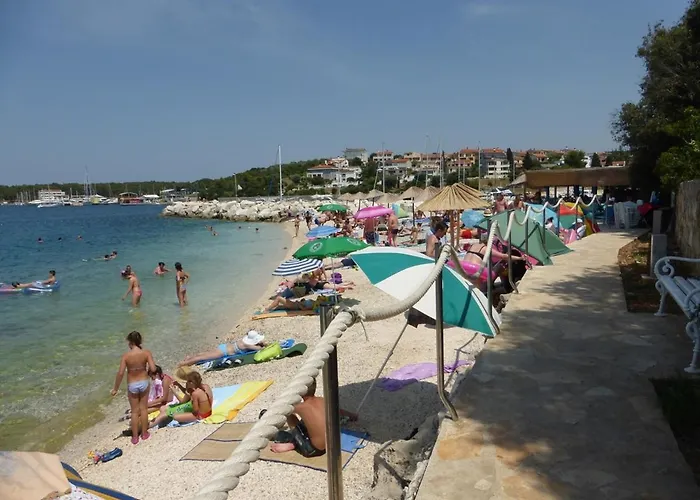 Lägenhet Garden Near The With Free Parking Pjescana Uvala